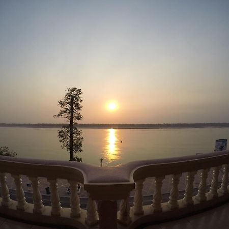 Hengheng II Guest House Kratie Exterior foto