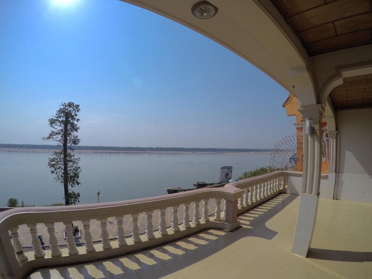 Hengheng II Guest House Kratie Exterior foto