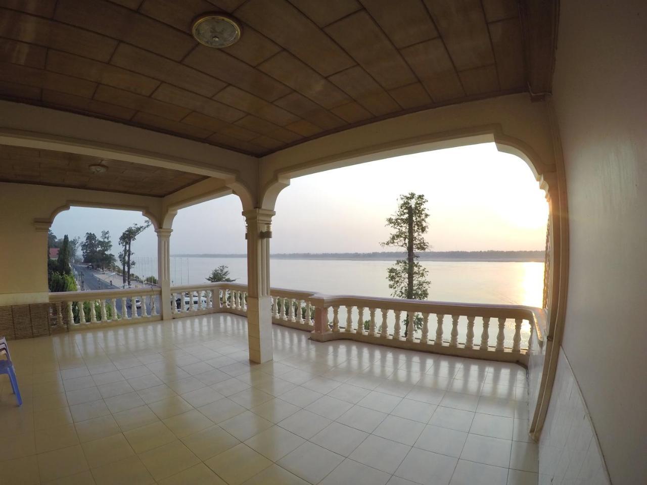 Hengheng II Guest House Kratie Exterior foto